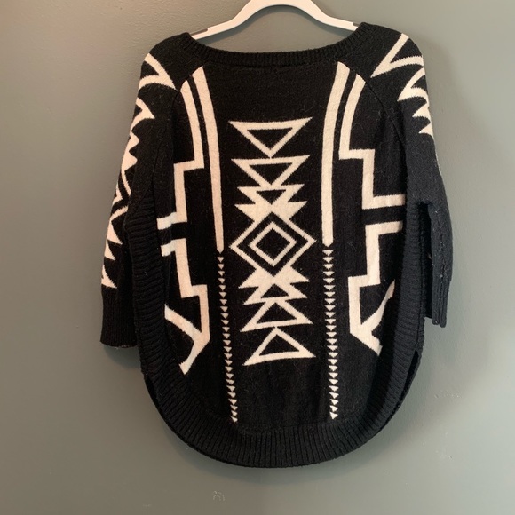 Express: Sweater - Picture 2 of 2